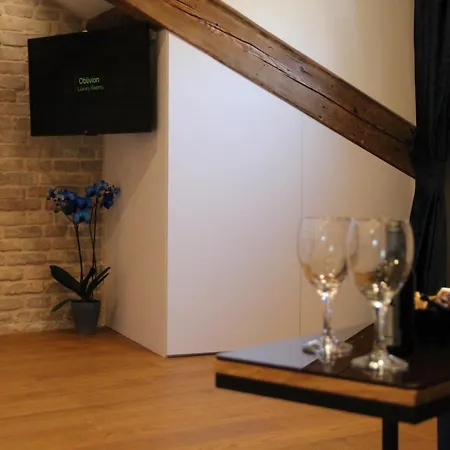 Oblivion Luxury Split