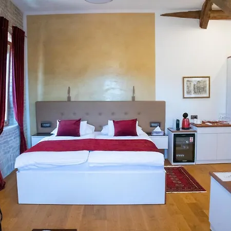 فندق مبيت وإفطار Oblivion Luxury 4*