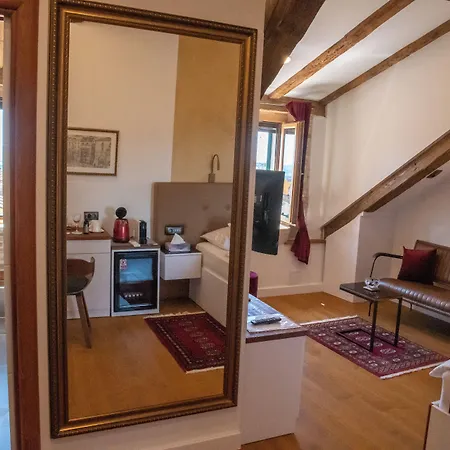 Oblivion Luxury Bed & Breakfast 4*